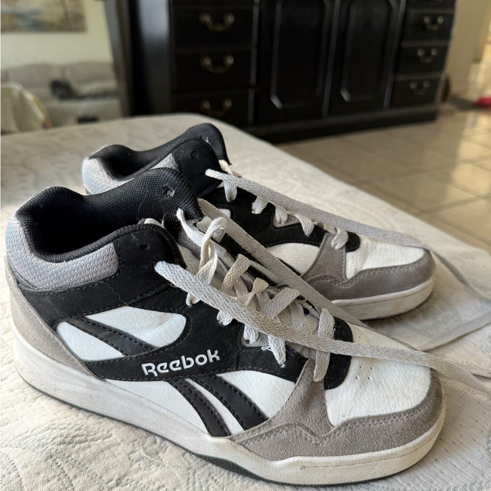 Reebok Men's Gray and White High-Top Sneakers
